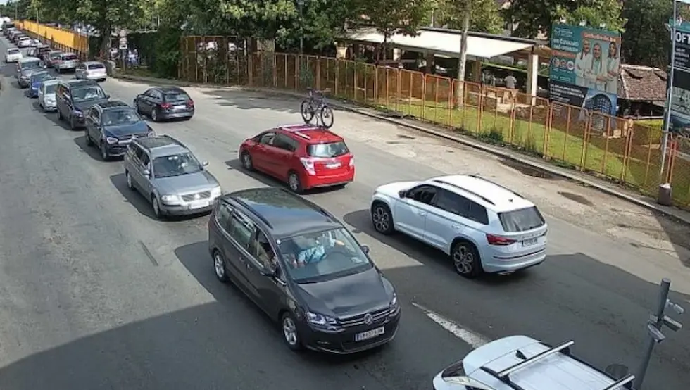 Велике гужве на више граничних прелаза