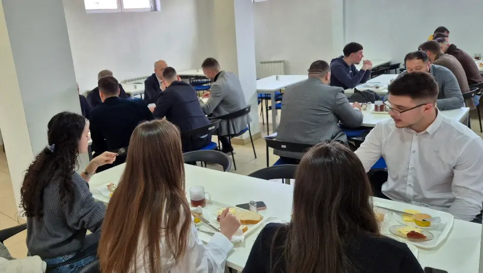 министар у студентском у Палама