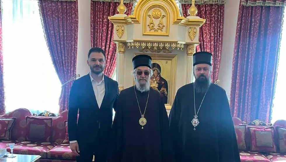 Јавор и митрополит