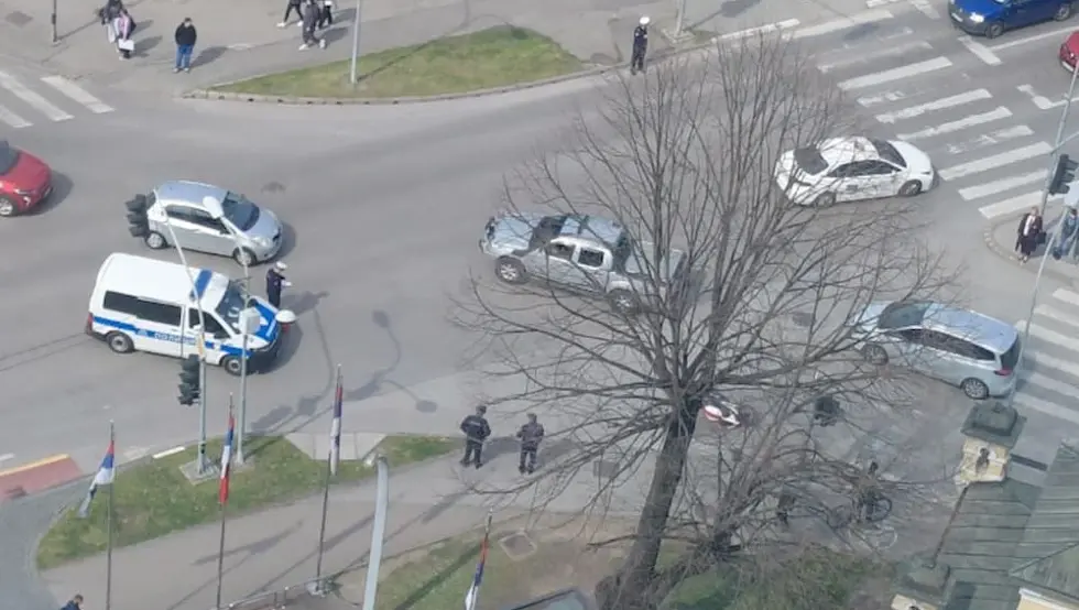 Судар код зграде Владе, повријеђен мотоциклиста