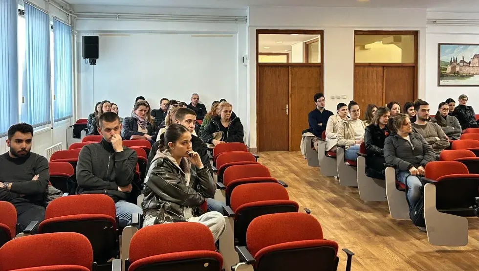 Козарска Дубица стипендије