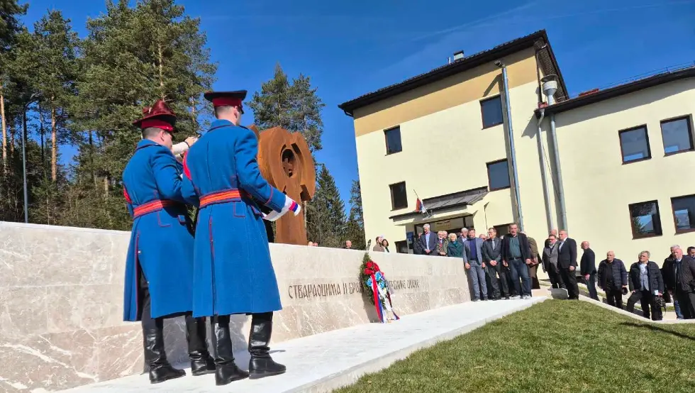 Споменик ствараоцима Пале