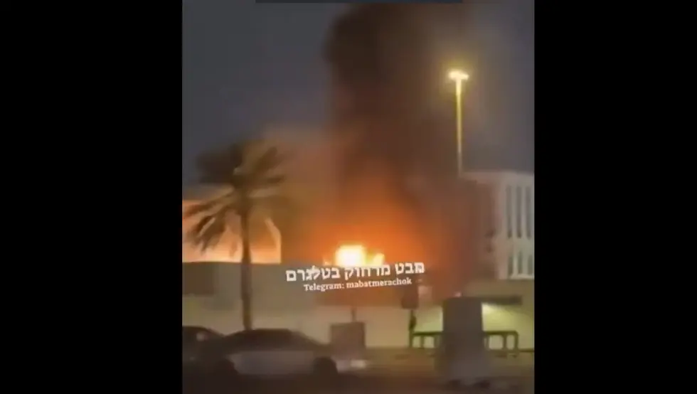 (ВИДЕО) Запаљен амерички конзулат у Дубаију након иранског напада