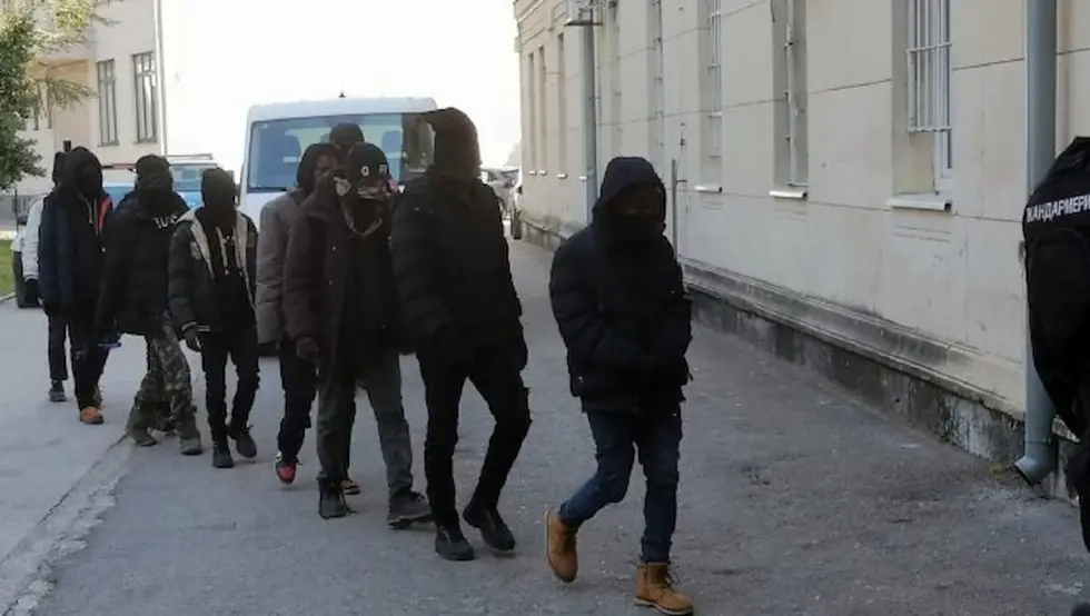 Љубиње: Сарајлија превозио 11 миграната па покушао подмитити полицију са 30 евра