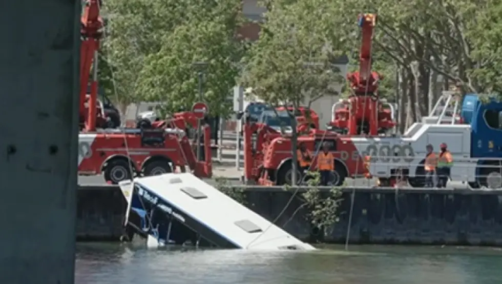 Жена пала у Сену