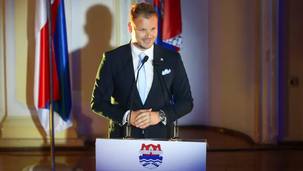 (ФOTO/ВИДЕО) Свечана академија поводом Дана Бањалуке: Давидовићу уручен "Кључ града"