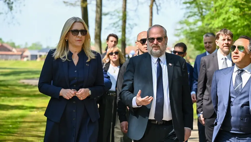 Цвијановић са изаслаником Стејт департмента: Одајемо почаст жртвама Јасеновца