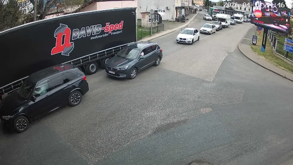 Гранични прелаз Градишка гужве на граници са Хрватском