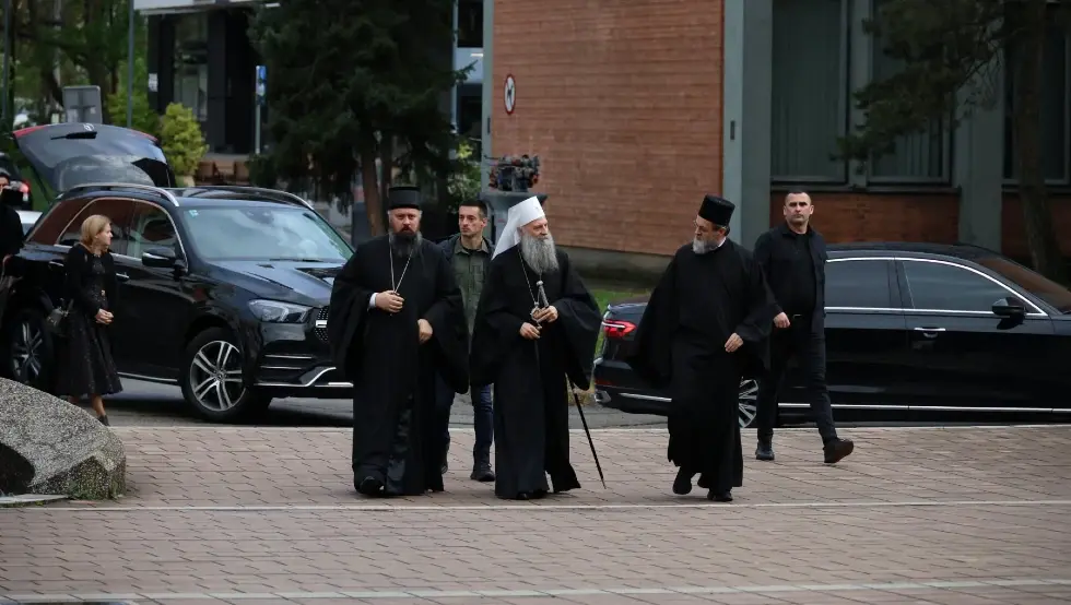 (ВИДЕО) Патријарх Порфирије стигао на Правни факултет у Бањалуци