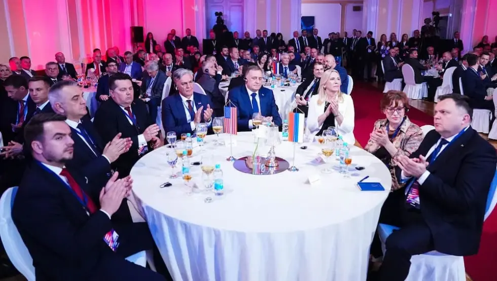 Бански двор Трамп