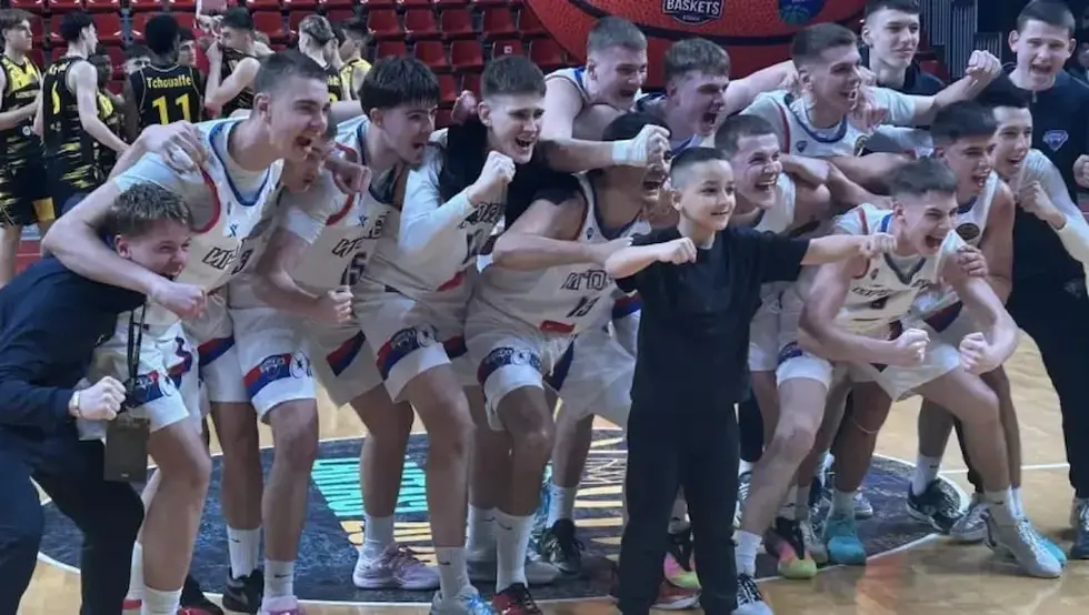 јуниори Игокеа