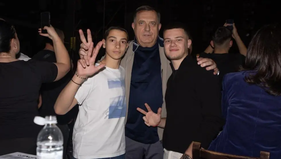 Додик са унуцима