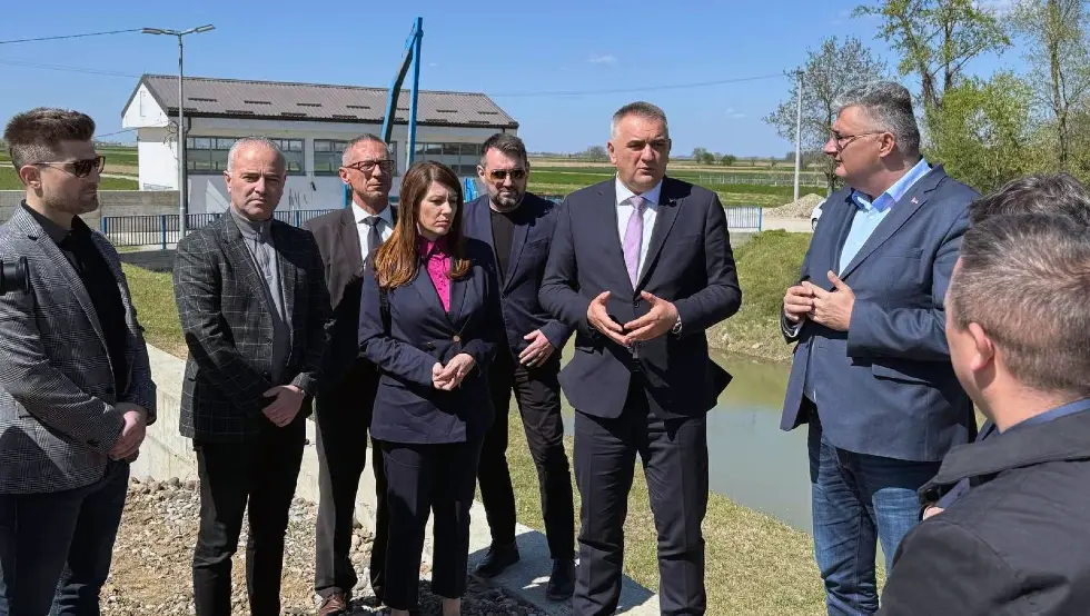 Дрински насип