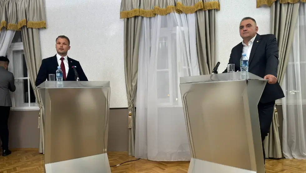 Све спремно за дуел: И Минић и Станивуковић стигли у Кућу Милановића