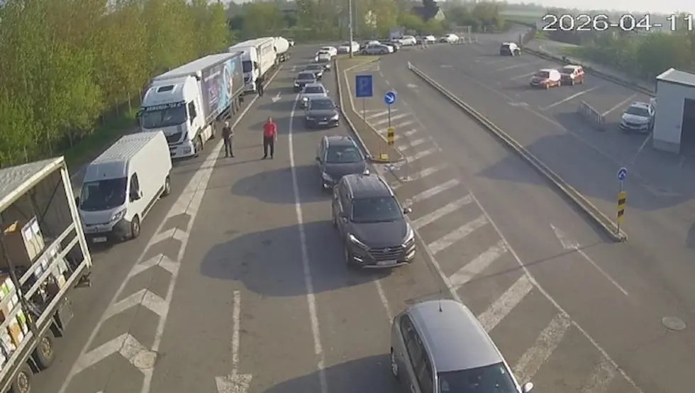 Гужва на прелазу Градина