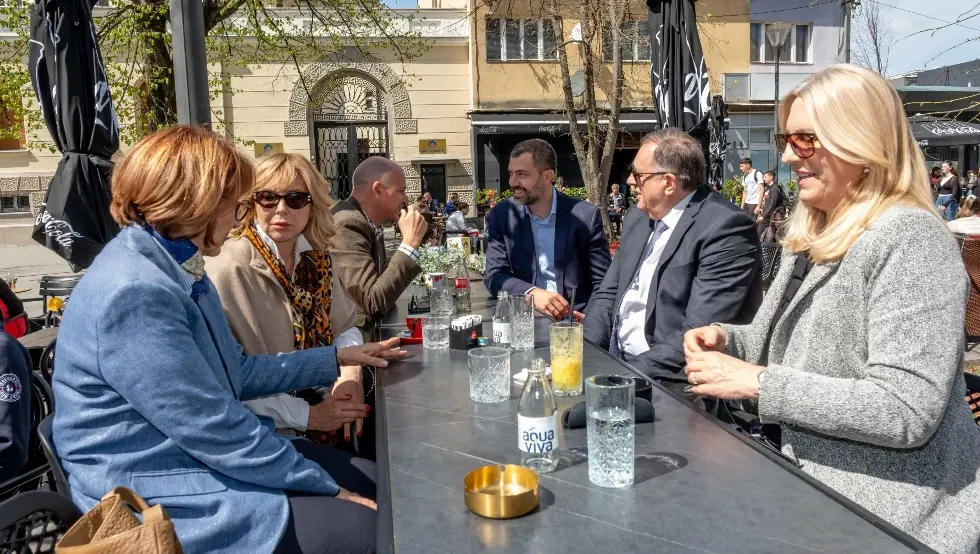 Додик са Пошом, Вучковићевом и сарадницима