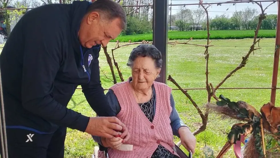 Додик са мајком