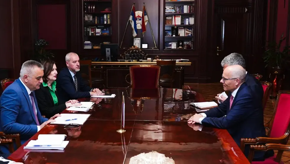 Минић са Бајером: Српска посвећена испуњавању услова за улазак у ЕУ