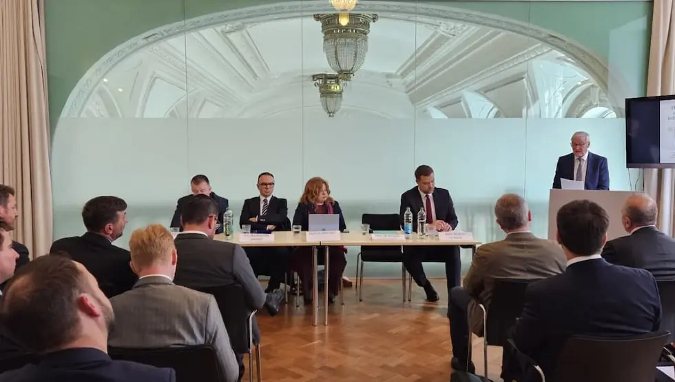 Панел дискусија у Бечу