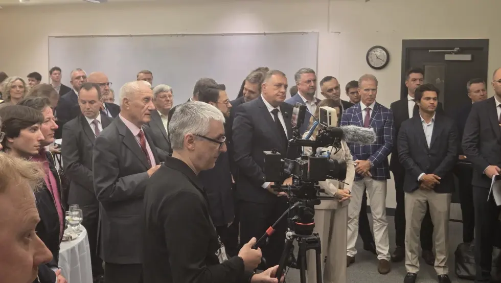 (ВИДЕО) Додик стигао на Џадсон универзитет, дочекан аплаузом