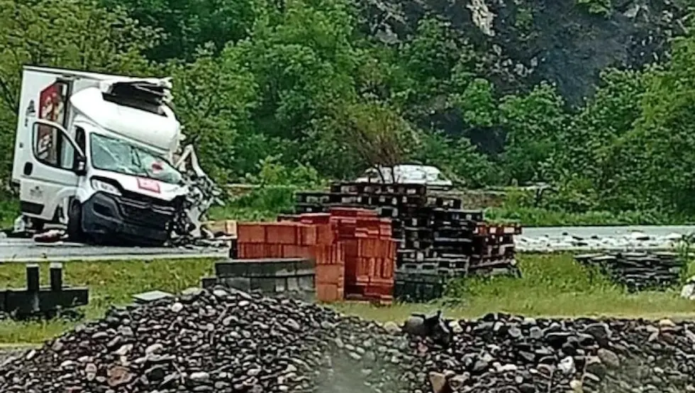 Судар код Тешња: Повријеђена два возача камиона