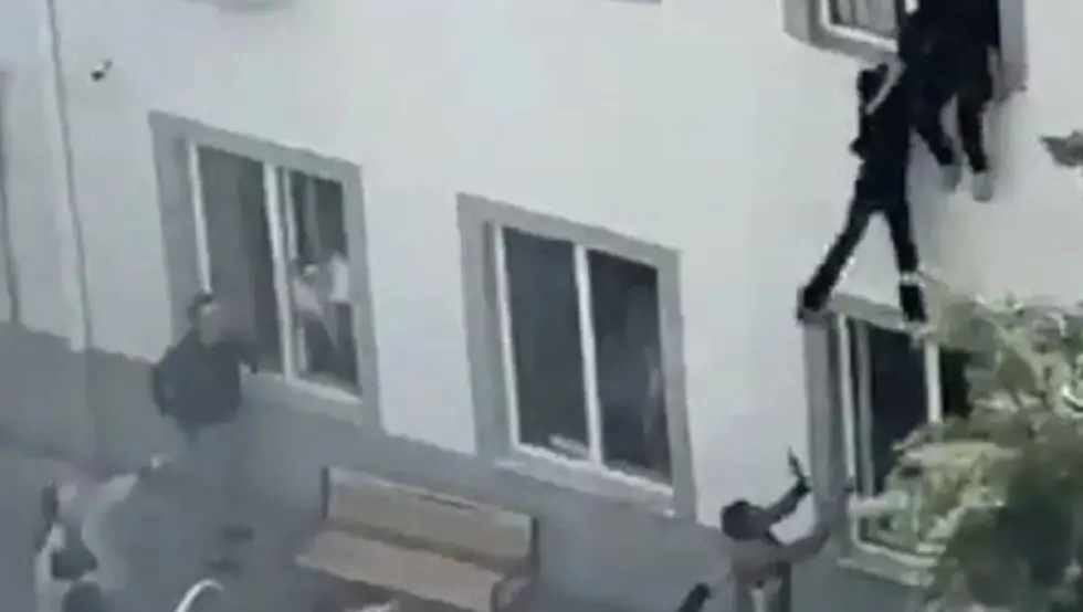 Потресно свједочење д‌јевојчице након масакра у школи: "Мој друг ме је заштитио својим тијелом"