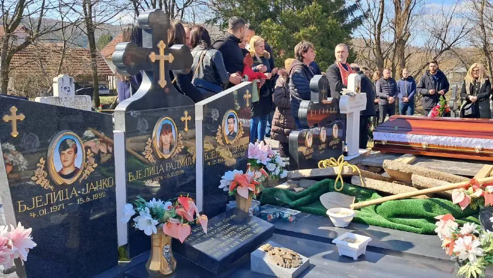 Сахрањен Маринко Бјелица, отац троје погинулих бораца Војске Републике Српске