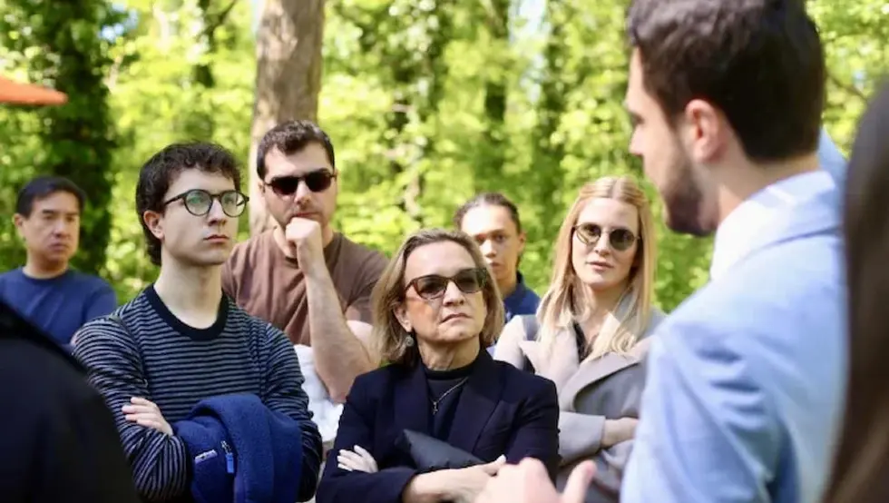 Алумнисти Харварда и Станфорда посјетили Доњу Градину и одали почаст жртвама