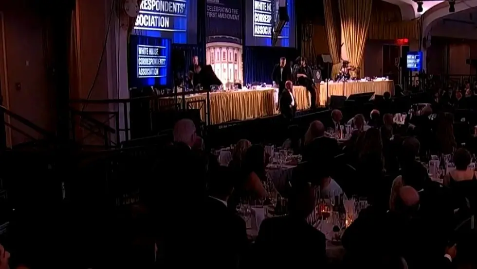 Пуцњава у Вашингтону: Доналд и Меланија Трамп евакуисани, погођен агент Тајне службе