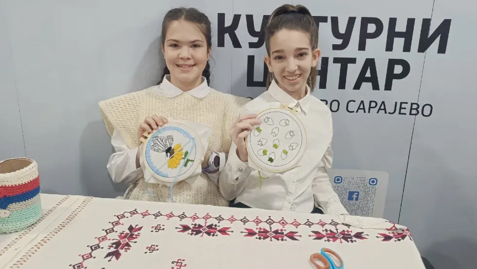 Дјевојчице вез