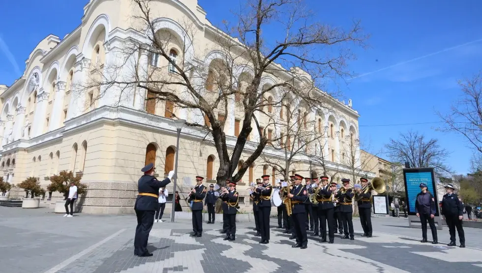 (ФОТО/ВИДЕО) Тактичко-показни збор МУП-а на Тргу Крајине