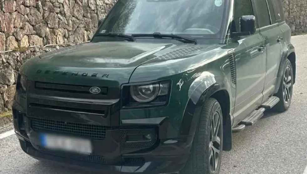 На граници са БиХ заплијењен џип који потражује Мађарска