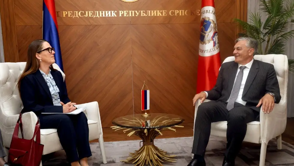 Каран разговарао са амбасадорком Шведске