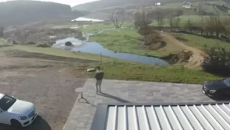 Ауто слетио у језеро