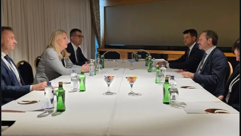 Цвијановић: Садржајан и конструктиван разговор са Жофреом