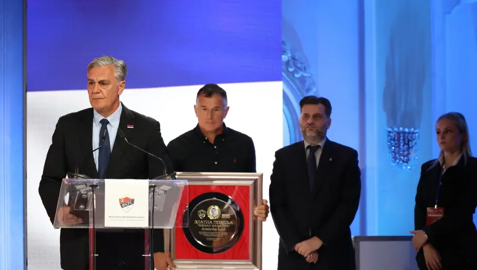 Синиша Каран