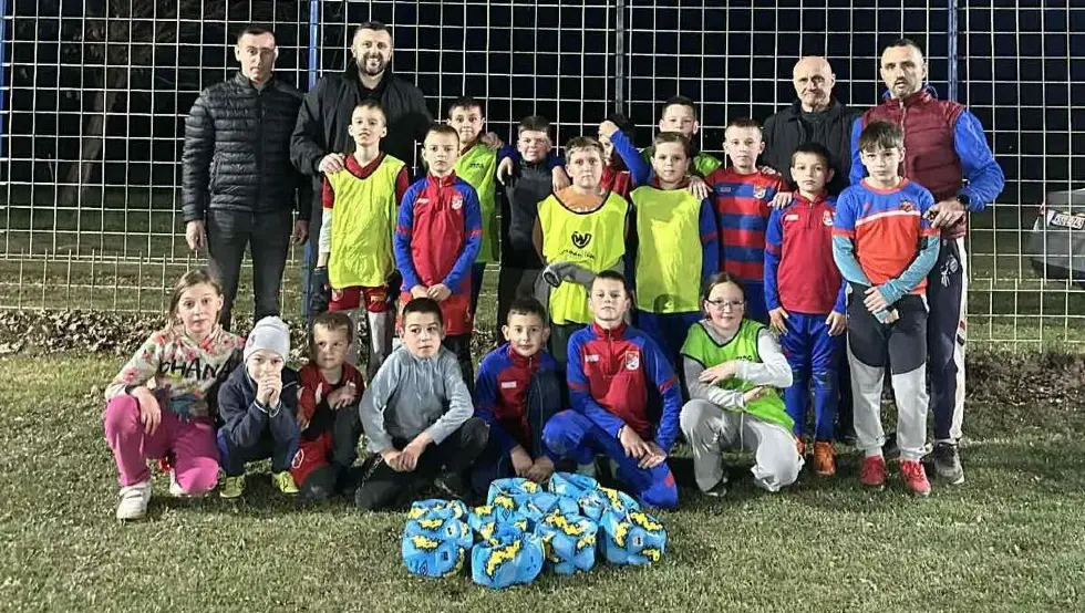 РСС и ТРБ поново у мисији за спорт – лопте за Школу фудбала „Борац“ из Осмака