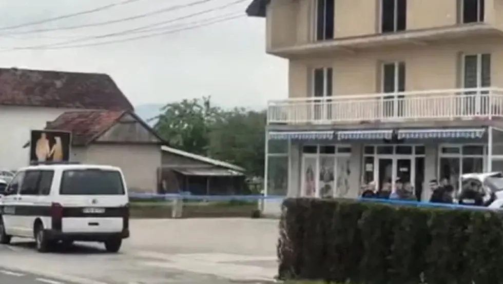 Убица из Кисељака и рањена жена упућени на неурохирургију