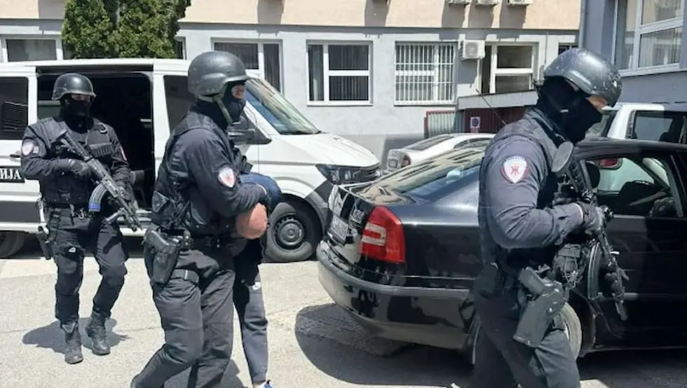 Добој предат