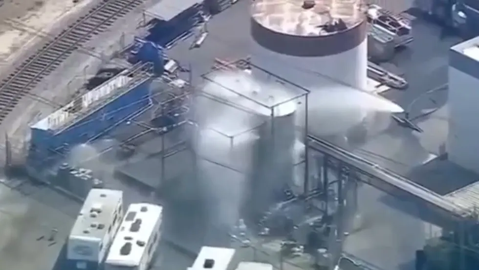 Евакуисано 44.000 људи, опасност од експлозије хемикалија