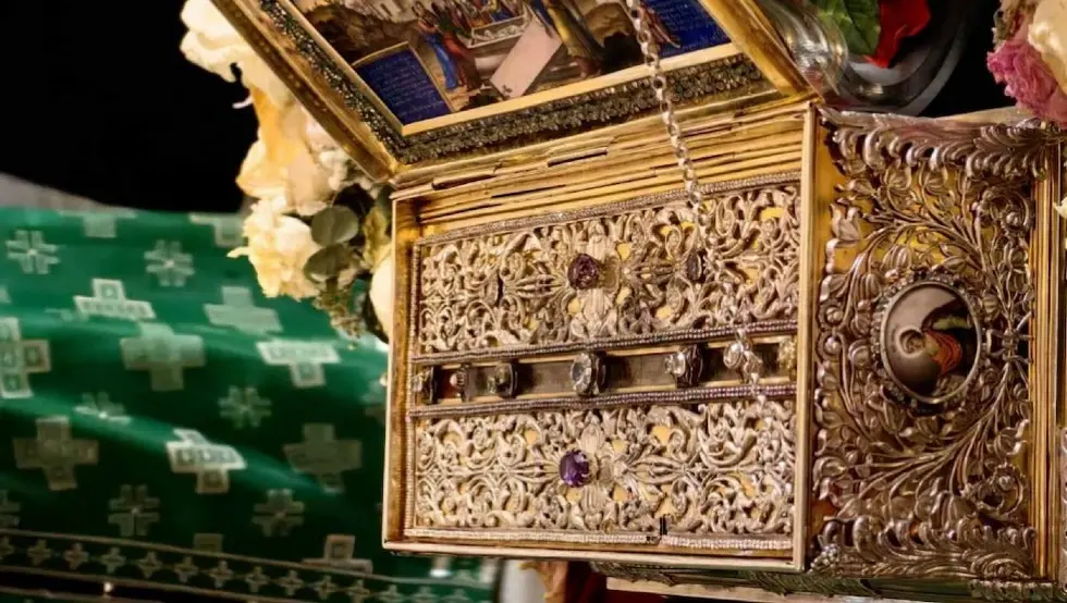 У Храму Светог Саве подијељено више од 400.000 трачица освештаних на Богородичином појасу