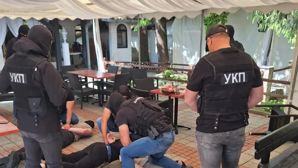 (ФОТО) ОТКРИВАМО! Акција "Ватрогасац" у Приједору: Међу ухапшенима шеф Ватрогасног друштва и полицајац