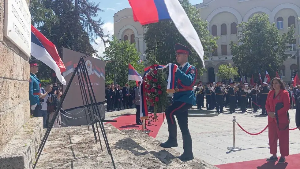 Положени вијенци на Тргу палих бораца у Бањалуци
