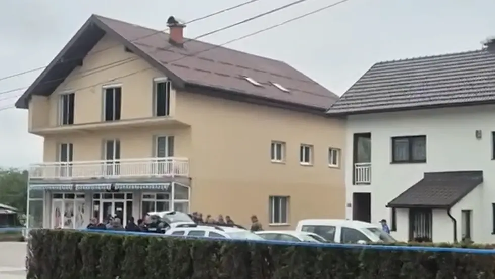 (ВИДЕО) Детаљи трагедије у Кисељаку: Пуцао жени у главу, полиција га опколила па извршио самоубиство