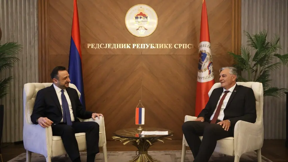 Каран и амбасадор Турске