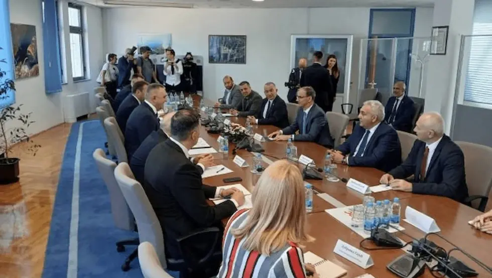 састанак Мацут И Минић