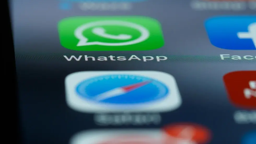 МУП Србије упозорио на нови начин интернет преваре путем WhatsApp-a