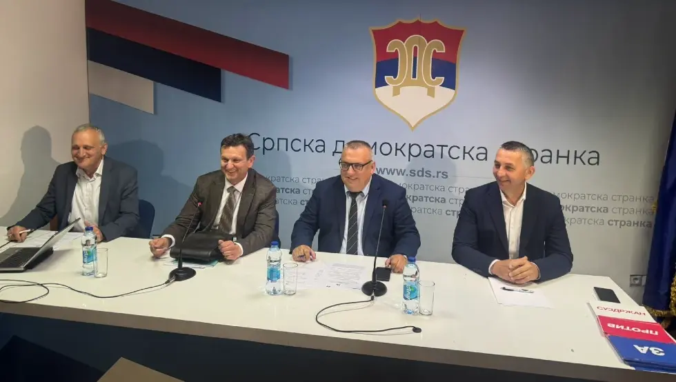 (ФОТО) Главни одбор СДС-а засједа у Бањалуци
