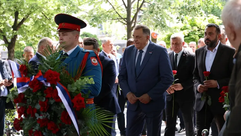 Додик: 12 беба опомена свима колико су слобода, живот и Република Српска скупо плаћени