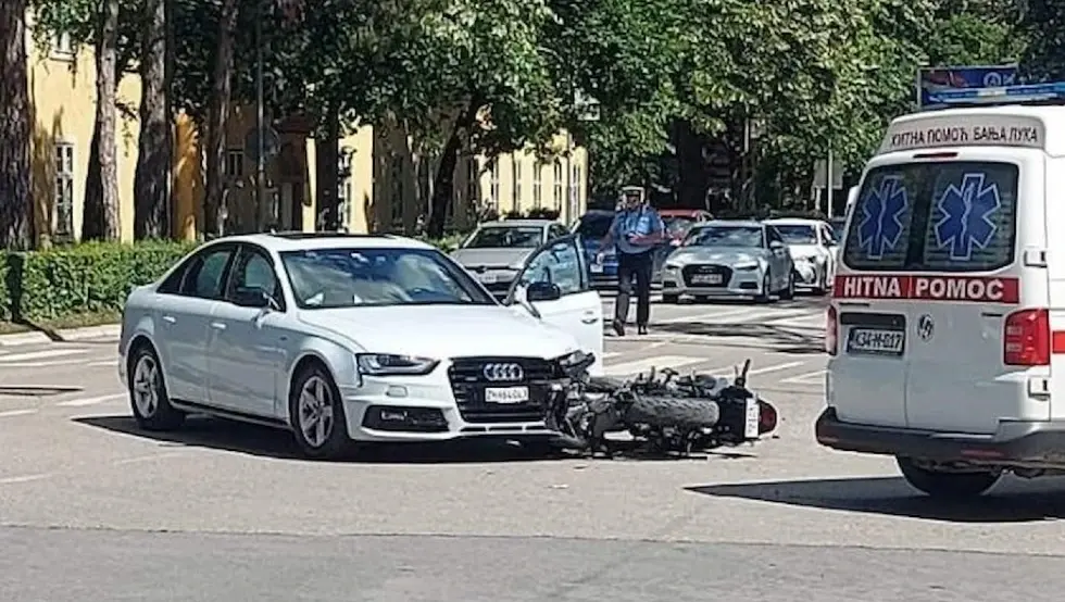 удес код народног позоришта